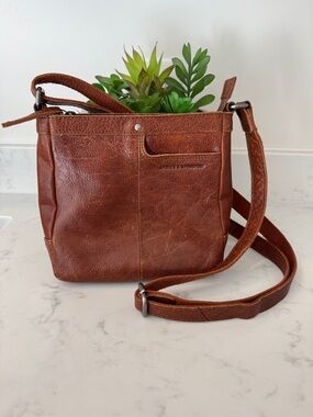 Spikes & Sparrow Rustic Brown Leather Crossbody Bag Purse. Adjustable Strap